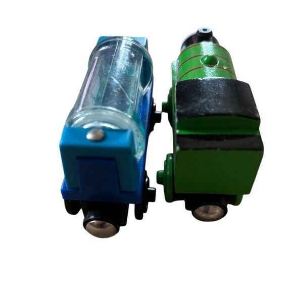 Thomas & Friends Wooden Railroad Sudsy Percy & Engine Wash Tanker - Picture 5 of 6